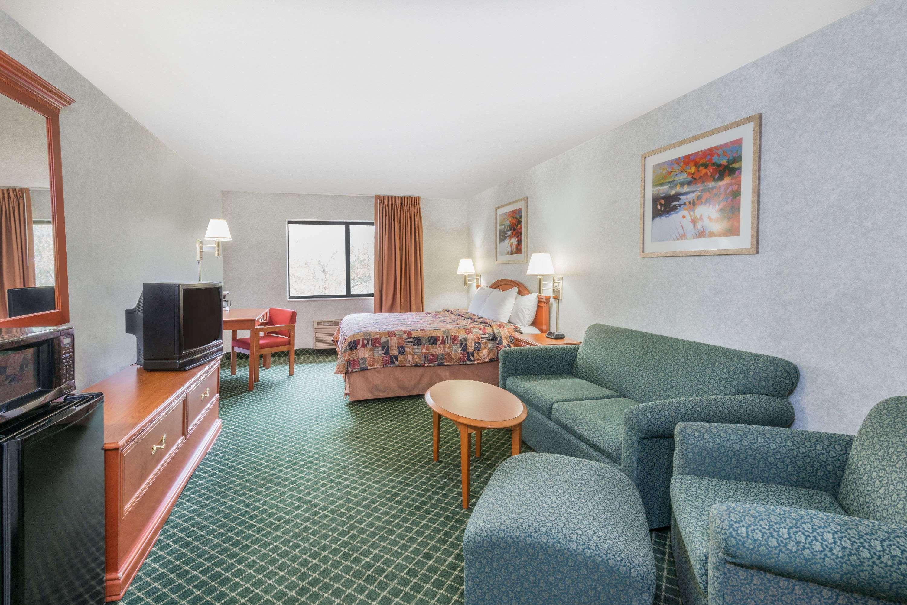 Days Inn By Wyndham Топіка Екстер'єр фото