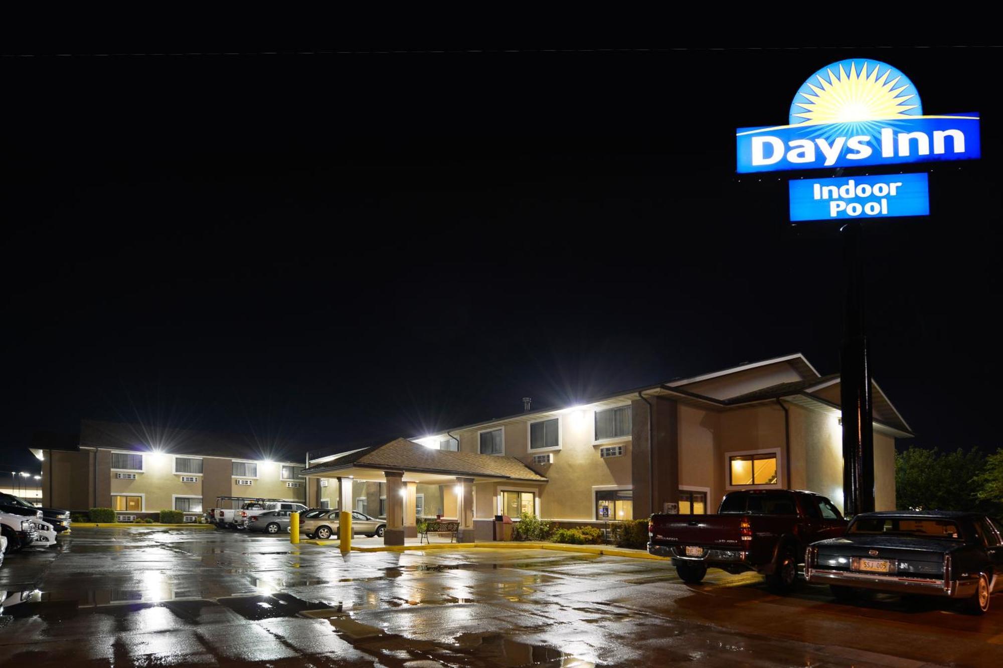 Days Inn By Wyndham Топіка Екстер'єр фото