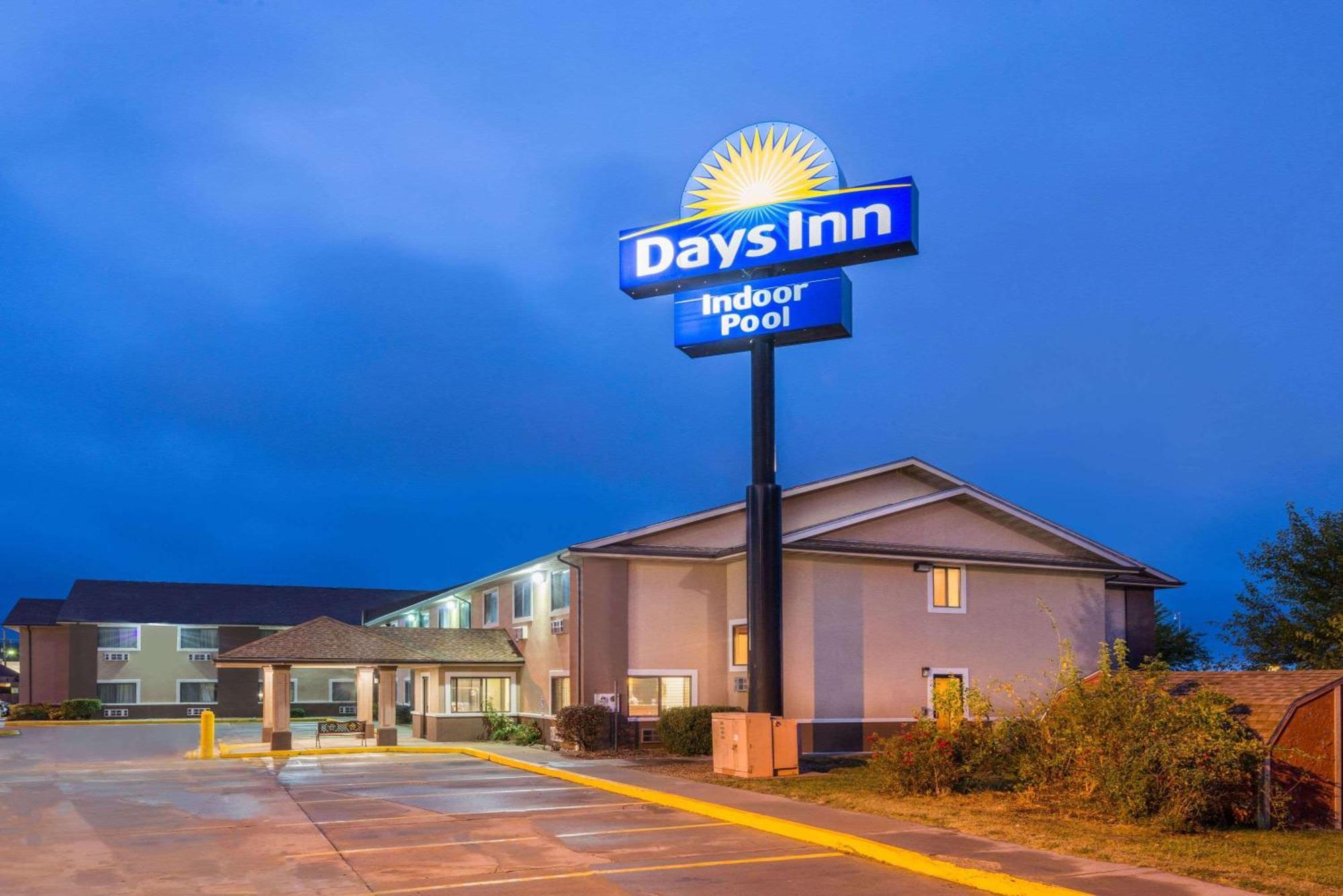 Days Inn By Wyndham Топіка Екстер'єр фото