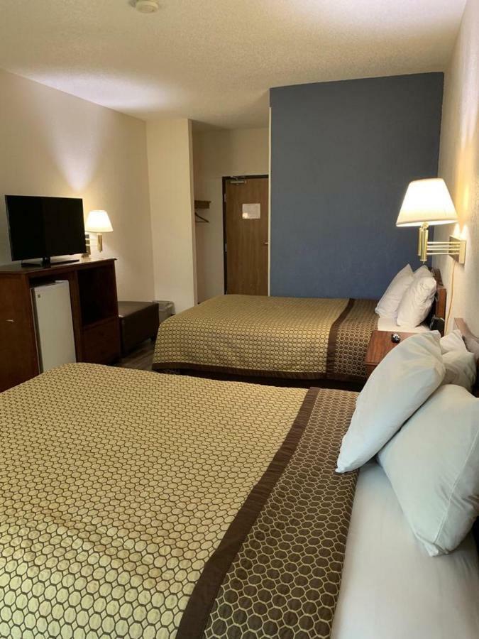 Days Inn By Wyndham Топіка Екстер'єр фото